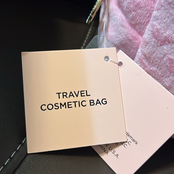 Juicy Couture Pink Heart-Patterned Travel Cosmetic Bag - Picture 3 of 6